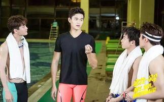 浪花一朵朵泳池花絮,幕后泳池瞬间，揭秘青春偶像剧幕后花絮