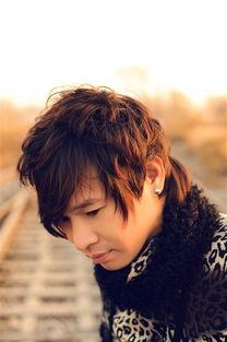 歌手冷漠的图片,探寻歌手冷漠的音乐世界